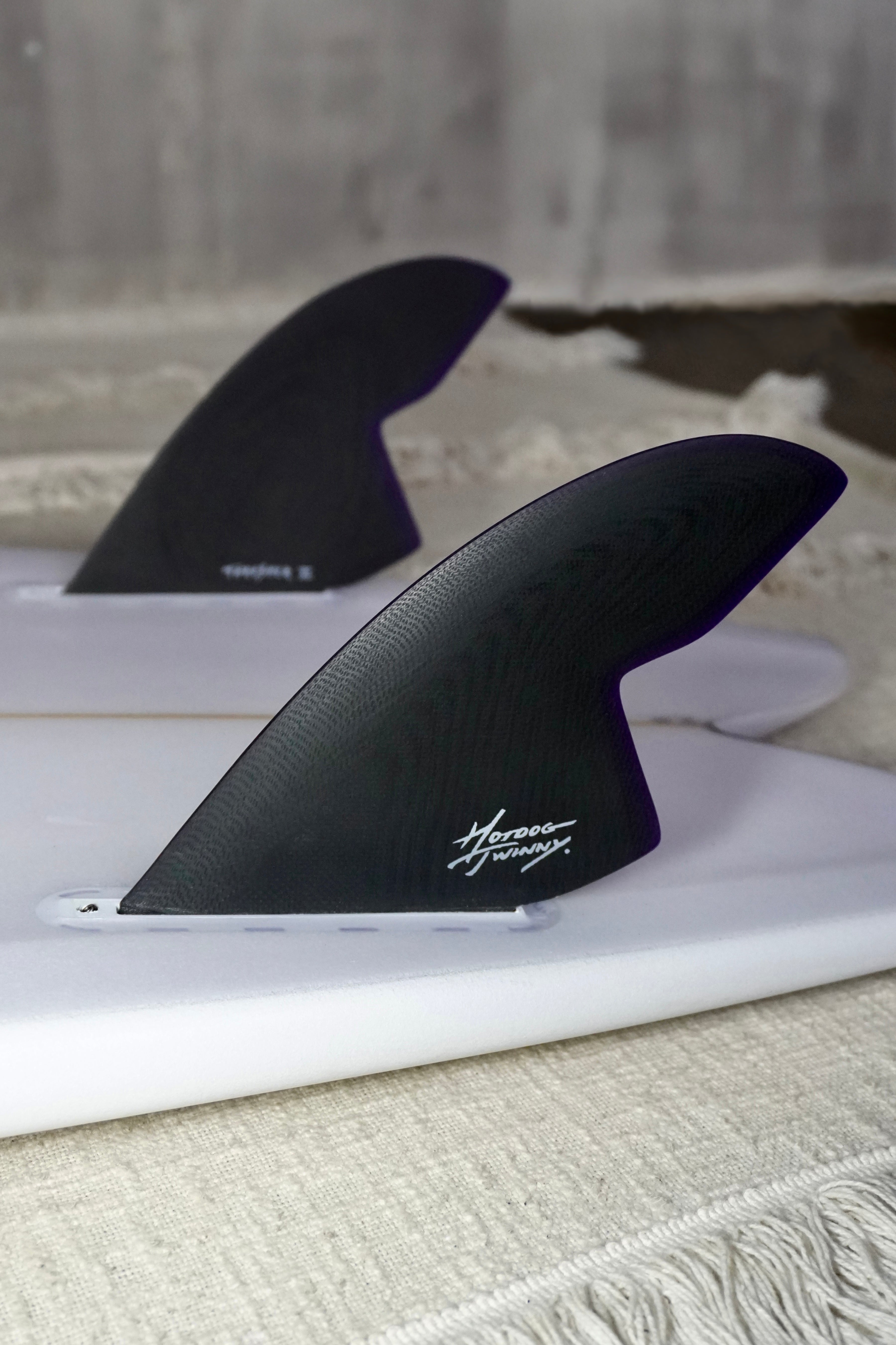 Hotdog Twinny – Design by Simon Deken – BeStoke Surf