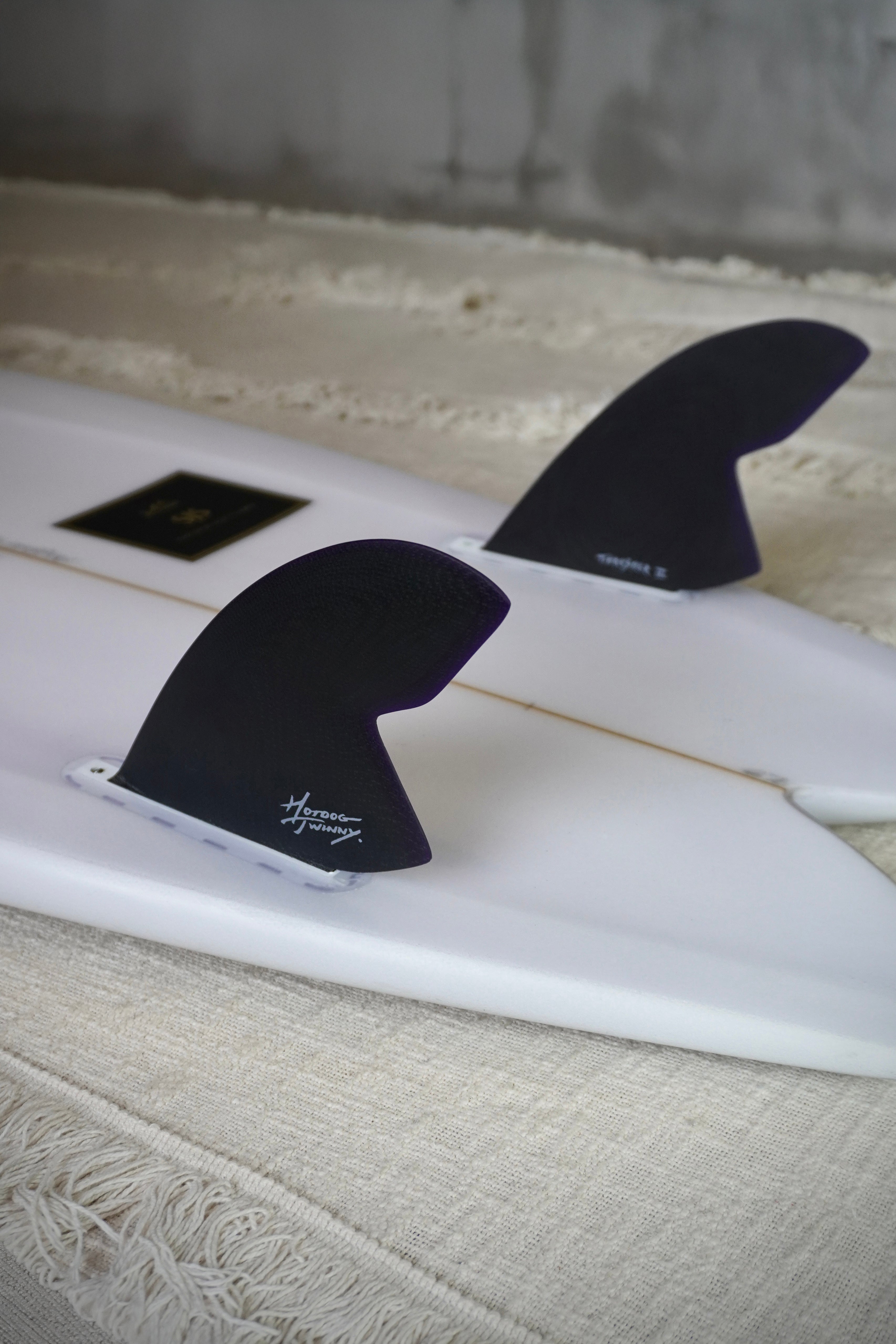 Hotdog Twinny – Design by Simon Deken – BeStoke Surf